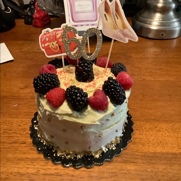 Meet your posher, Tiffany - Picture 5 of 5